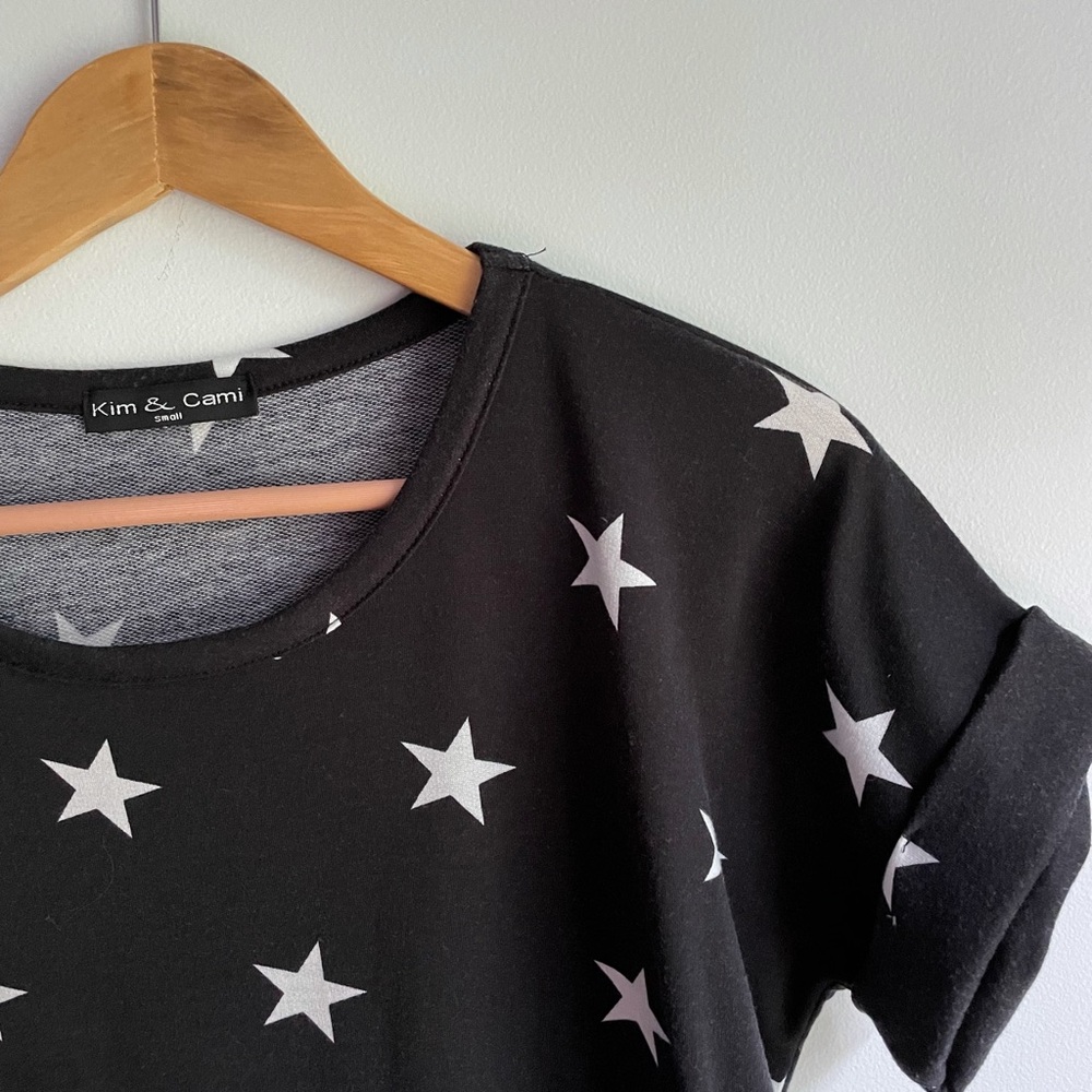 • STAR PRINT TOP • - Picture 2 of 3